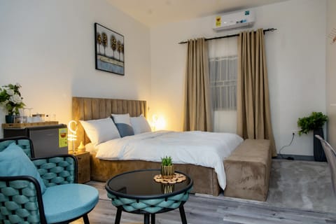 Executive Room | Laptop workspace, blackout drapes, iron/ironing board (on request)