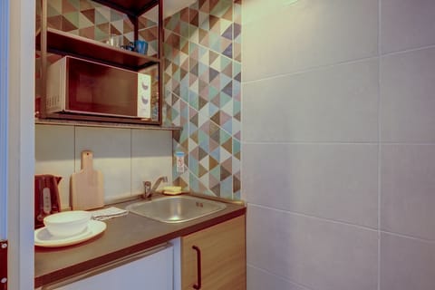 Fridge, electric kettle