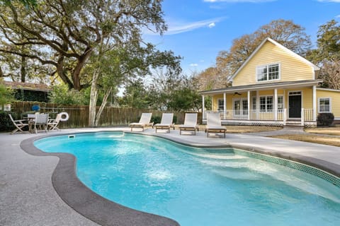 Private Pool in Park Circle! | The Shady Oak