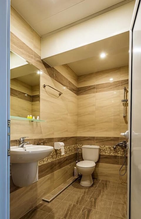 Traditional Studio | Desk, soundproofing, iron/ironing board, free WiFi