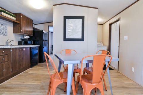 Please note- only seating for 4 at the dining table.