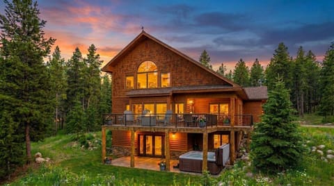 Welcome to Kindred — Unparalleled luxury in Blue River—our newest Premier Collection escape, designed for elevated mountain time with the people you love. 🏔✨