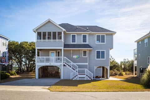 Vitamin Sea (3-min walk to beach w/ access to seasonal community pool and tennis)