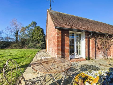 Exterior | Cottage 5 - Oaklands Farm, East Tytherley