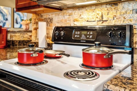 Whip up culinary masterpieces in this dream kitchen! Appliances, ample counter space, and all the tools you need await. Bon appétit! ✨