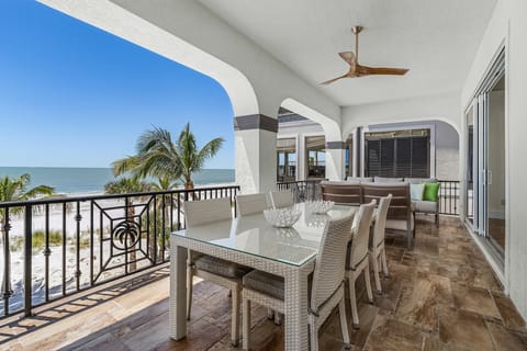 House, 5 Bedrooms | Outdoor dining