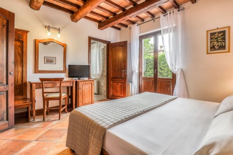 Superior Double Room | Memory foam beds, individually furnished, desk, laptop workspace