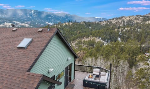 Soak in the sweeping mountain views from ever angle!