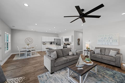 Living area, Kitchen, dining