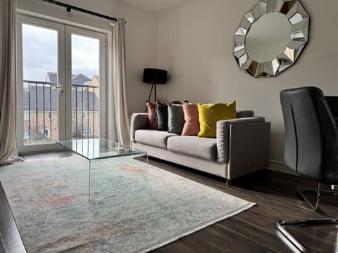 Economy Apartment | Living area