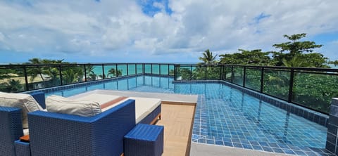 2 outdoor pools