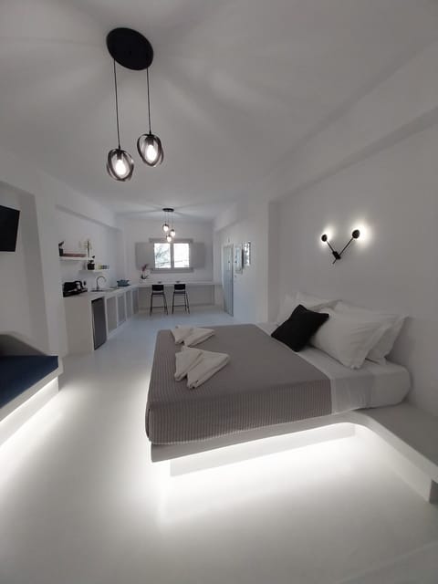 Family Suite, Jetted Tub | Minibar, in-room safe, individually decorated, individually furnished