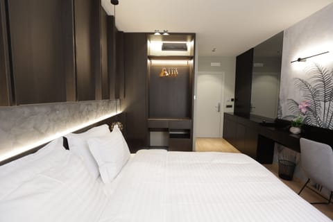 Deluxe Double Room | Soundproofing, free WiFi, bed sheets