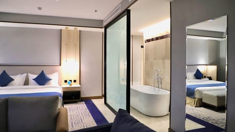 Executive Suite, 1 Bedroom | City view