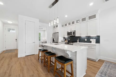 House, Multiple Beds, Private Pool, Pool View (Blissful Getaway) | Private kitchen | Fridge, microwave, oven, stovetop