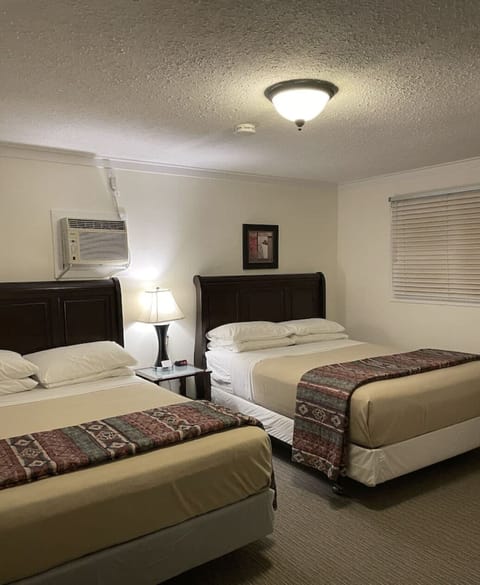 Deluxe Double Room | WiFi (free), individually decorated, individually furnished, bed sheets