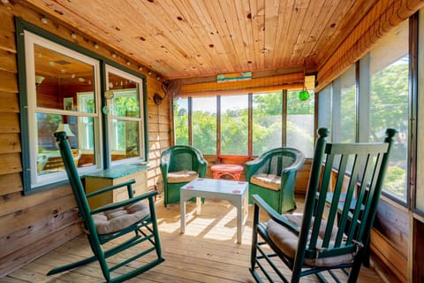 Folly Reclaimed! Relaxing Screen Porch