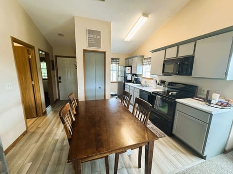 Dining/Kitchen