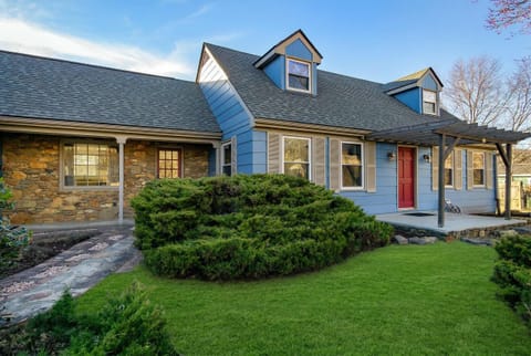 First Impressions Matter – This home exudes warmth and charm from the front, setting the tone for a memorable stay.

