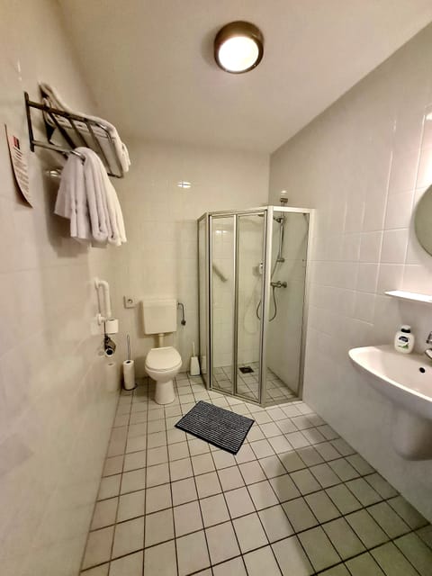 Family Room | Bathroom