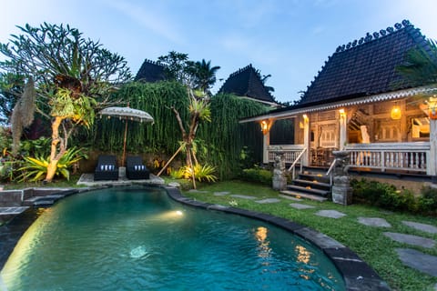 Private pool