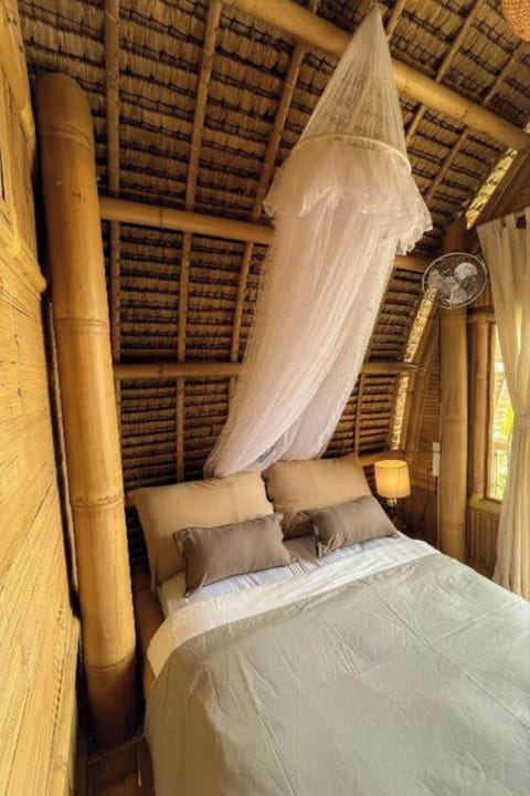 Double Room, Garden View | Desk, bed sheets