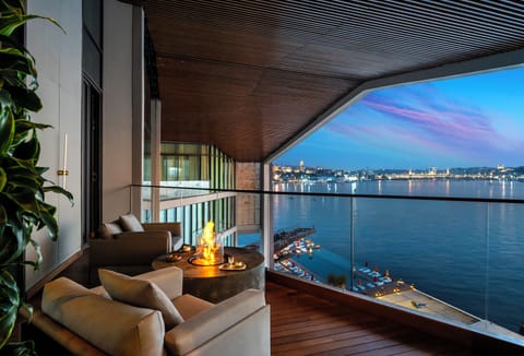 One Bedroom Duplex Terrace Suite with Sea View - Complimentary Butler Service | Terrace/patio