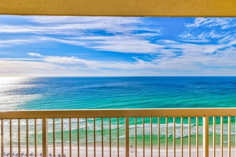 Condo, 1 Bedroom | Property grounds