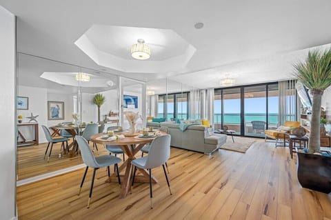 Dining & Living Area