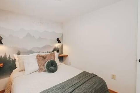 Bedroom #1 (1)