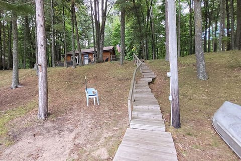 Steps back up to the cabin.