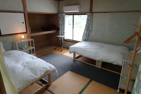 Japanese-style Villa | WiFi (free), bed sheets