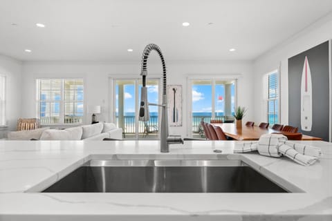 House, 5 Bedrooms, Private Pool, Ocean View | Private kitchen | Full-size fridge, microwave, oven, stovetop