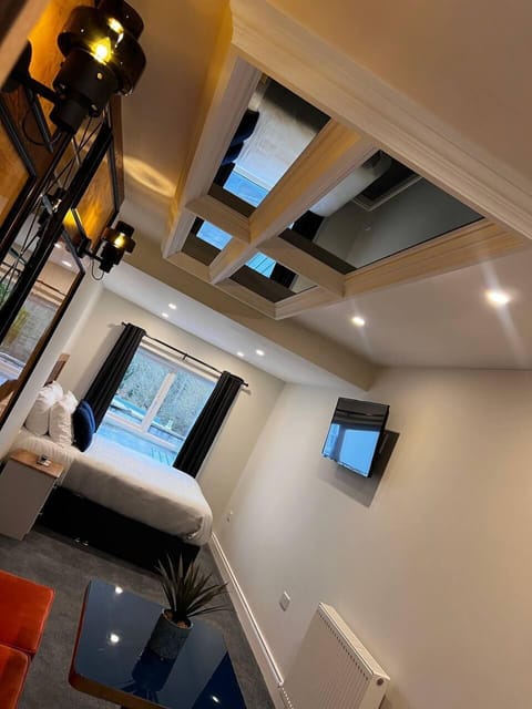 Deluxe Double Room | Blackout drapes, soundproofing, iron/ironing board, free WiFi