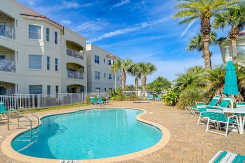 Poolside paradise – where the water`s cool & the vibes are hot