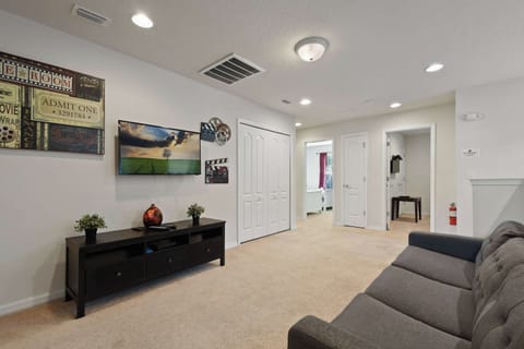 House, Multiple Beds, Pool Access, Pool View (2007MD WAW) | Living area