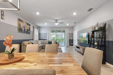 House, Multiple Beds, Pool Access, Pool View (7271OL Solterra) | Living area
