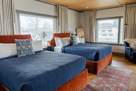 The Manor Double Queen | In-room safe, iron/ironing board, free cribs/infant beds, rollaway beds