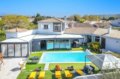 Villa Bohemienne image
