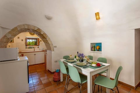 Villa Trullo Lumise image