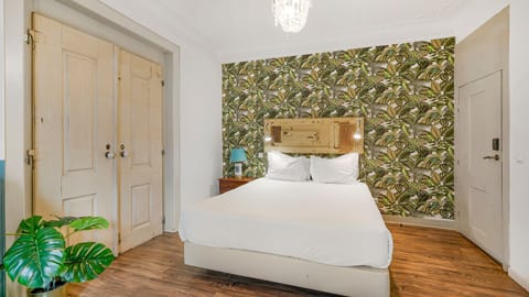 Classic decor meets modern comfort in this pleasant bedroom.
#comfort #relax #portugal #pt #lisbon