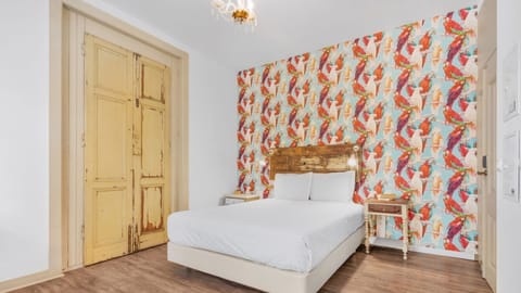 Unwind is this bedroom adorned with a vibrant wallpaper and repurposed classical furniture.
#decor #comfort #portugal #pt #lisbon