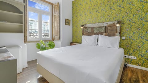 A colorful bedroom to cheer you up every morning #bedrloom #lisbon #pt #portugal