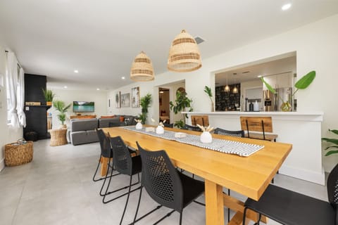 Open concept living/dining room access to kitchen and backyard