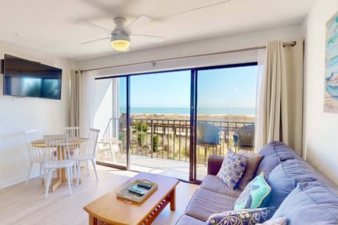 Bright and comfortable living and dining area