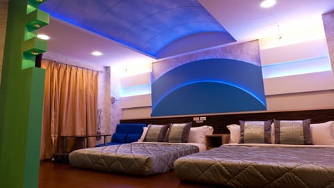 Standard Quadruple Room, 2 Double Beds | Desk, soundproofing, free WiFi