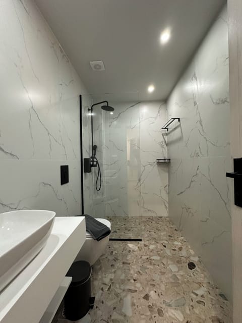 Comfort Single Room, shared bathroom | Bathroom | Hair dryer