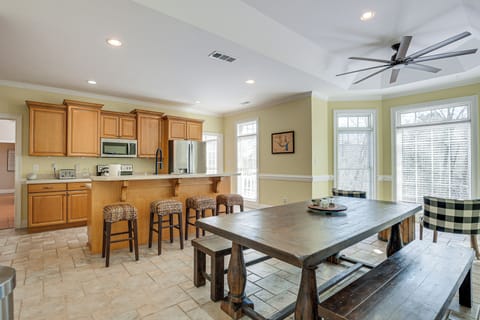 House (6 Bedrooms) | Interior