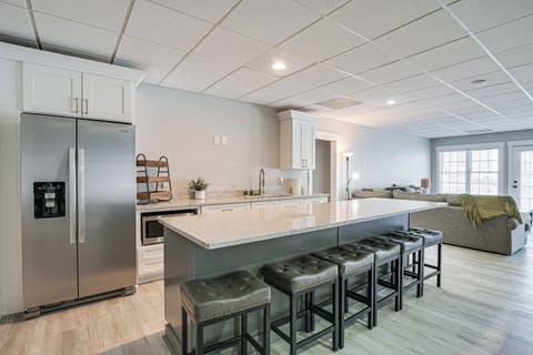 House (6 Bedrooms) | Interior