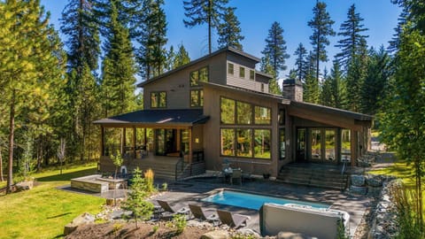 Outdoor Living – Modern Mountain Retreat with Private Pool, Hot Tub, and Expansive Deck Space.